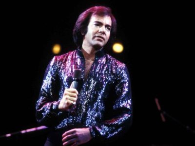 Neil Diamond - Holly Holy.